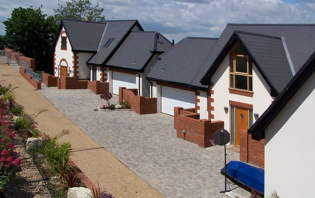 4 house hillside development